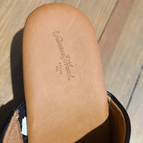 Black faux leather Clogs size 7 - Picture 2 of 3